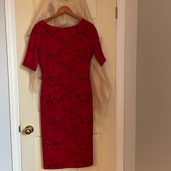 Red fitted dress - Picture 2 of 2